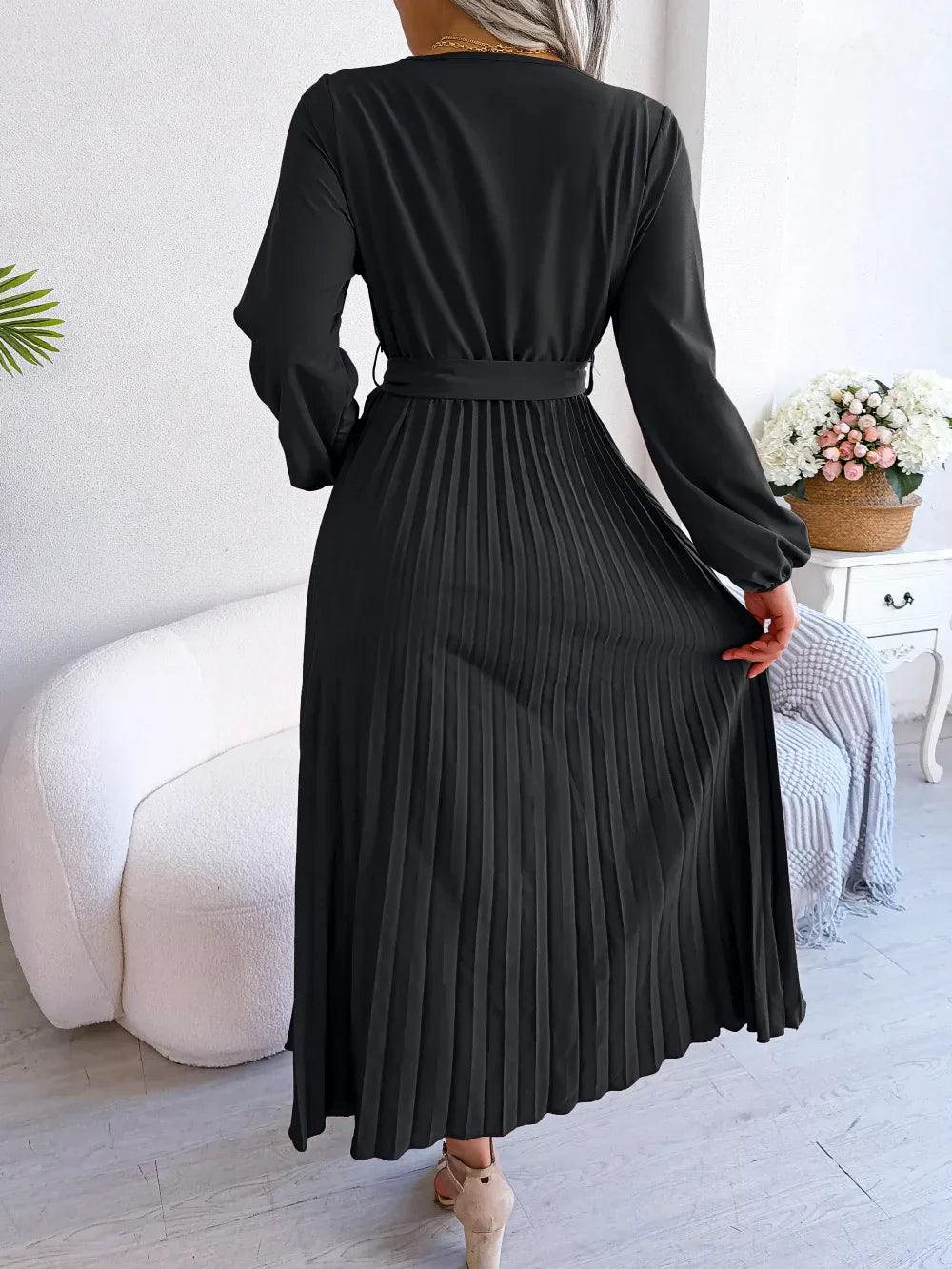 Lena | Elegant V-Neck Pleated Maxi Dress With Long Sleeves