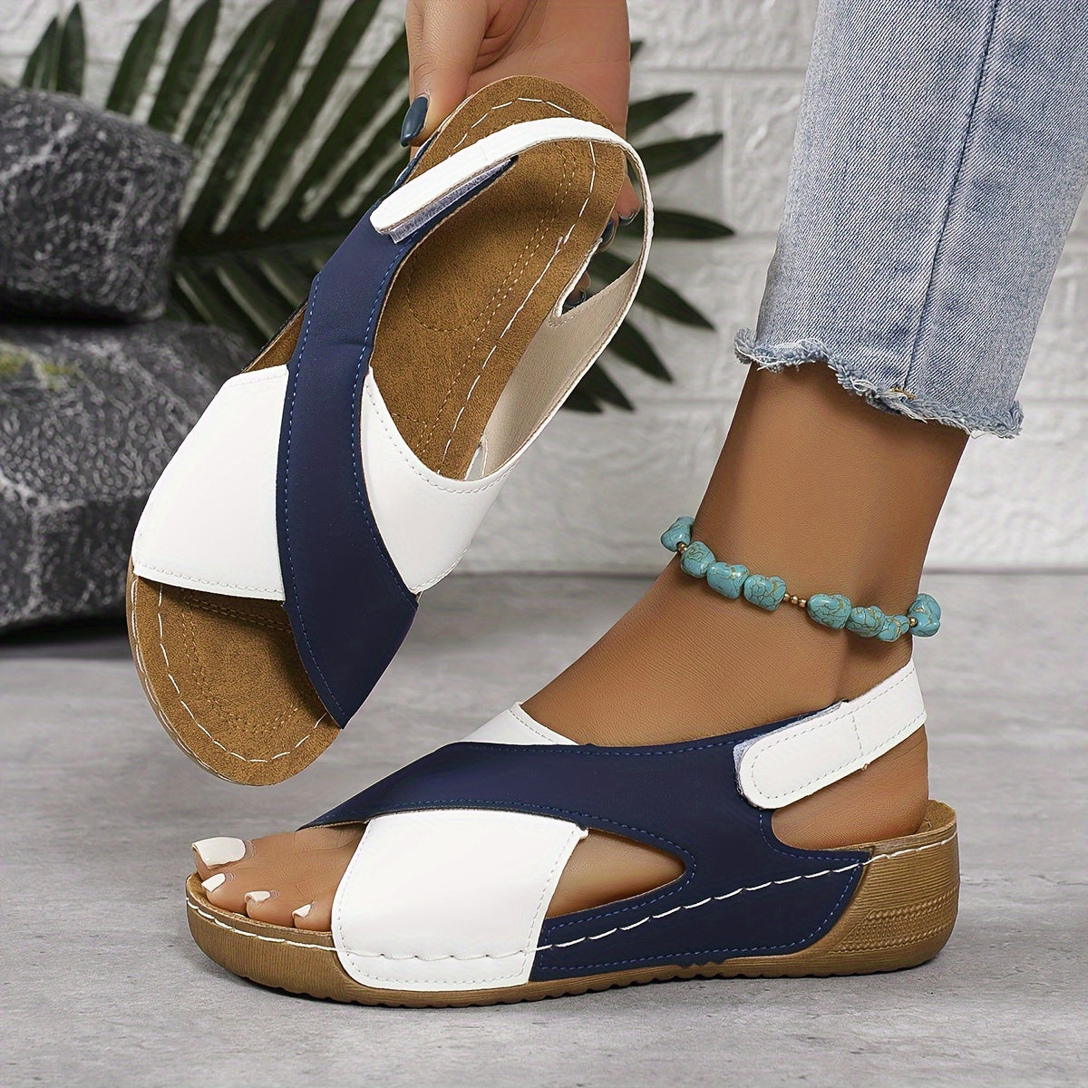Lila | Chic and Comfortable Ultra-Flat Orthopedic Sandal