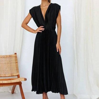Mira | Chic Pleated Maxi Gown