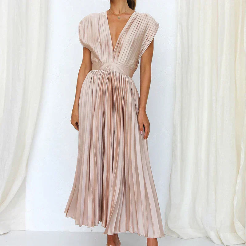 Mira | Chic Pleated Maxi Gown
