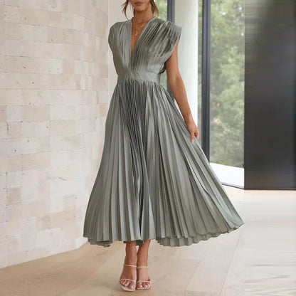 Mira | Chic Pleated Maxi Gown