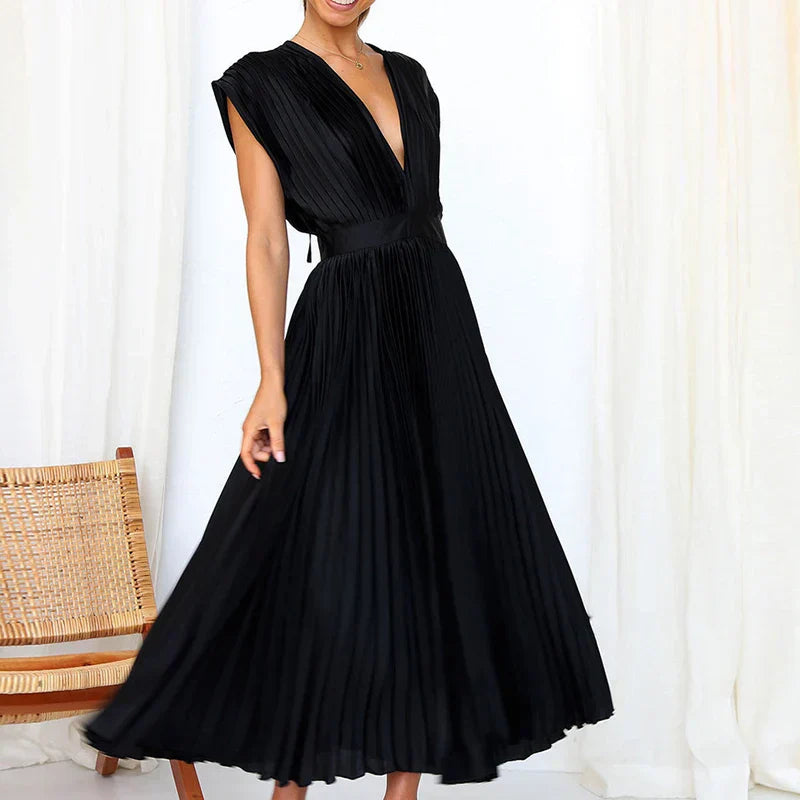 Mira | Chic Pleated Maxi Gown