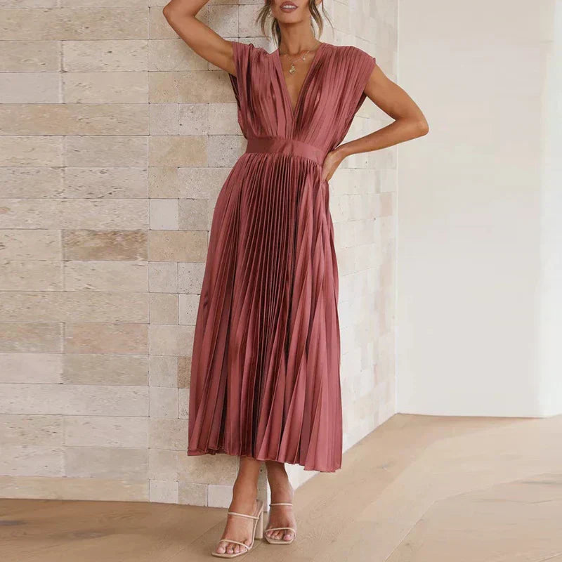 Mira | Chic Pleated Maxi Gown
