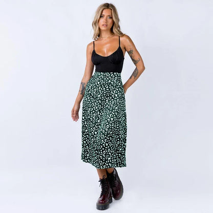 Lila | Chic Midi Skirt with Elegant Side Slit