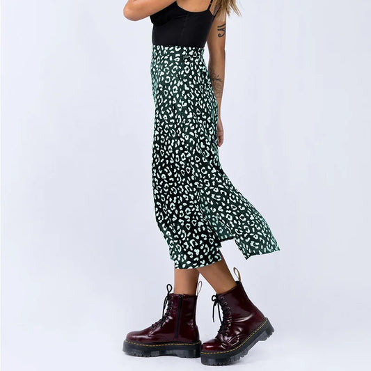Lila | Chic Midi Skirt with Elegant Side Slit