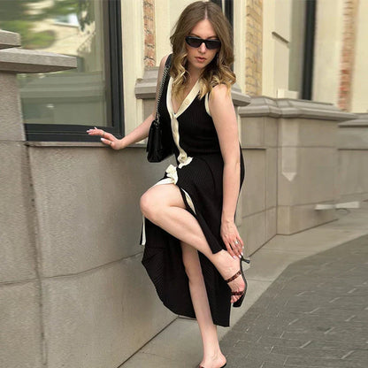 Lila | Chic Sleeveless V-Neck Dress