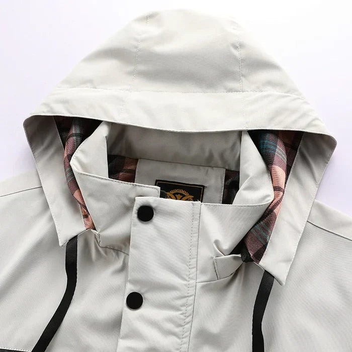 Lightning Strike | COMFORTABLE WIND- AND WATERPROOF OUTDOOR JACKET